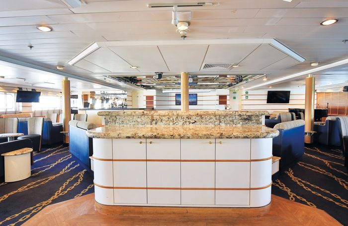 Explorer Lounge & Bar